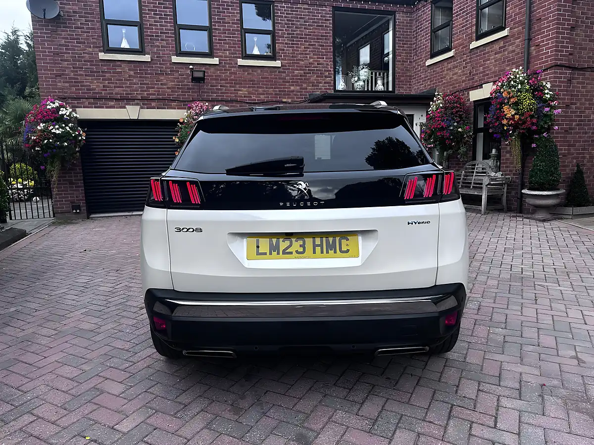 Used 2023 Peugeot 3008 GT Pearlescent White - Interior and Exterior details 6