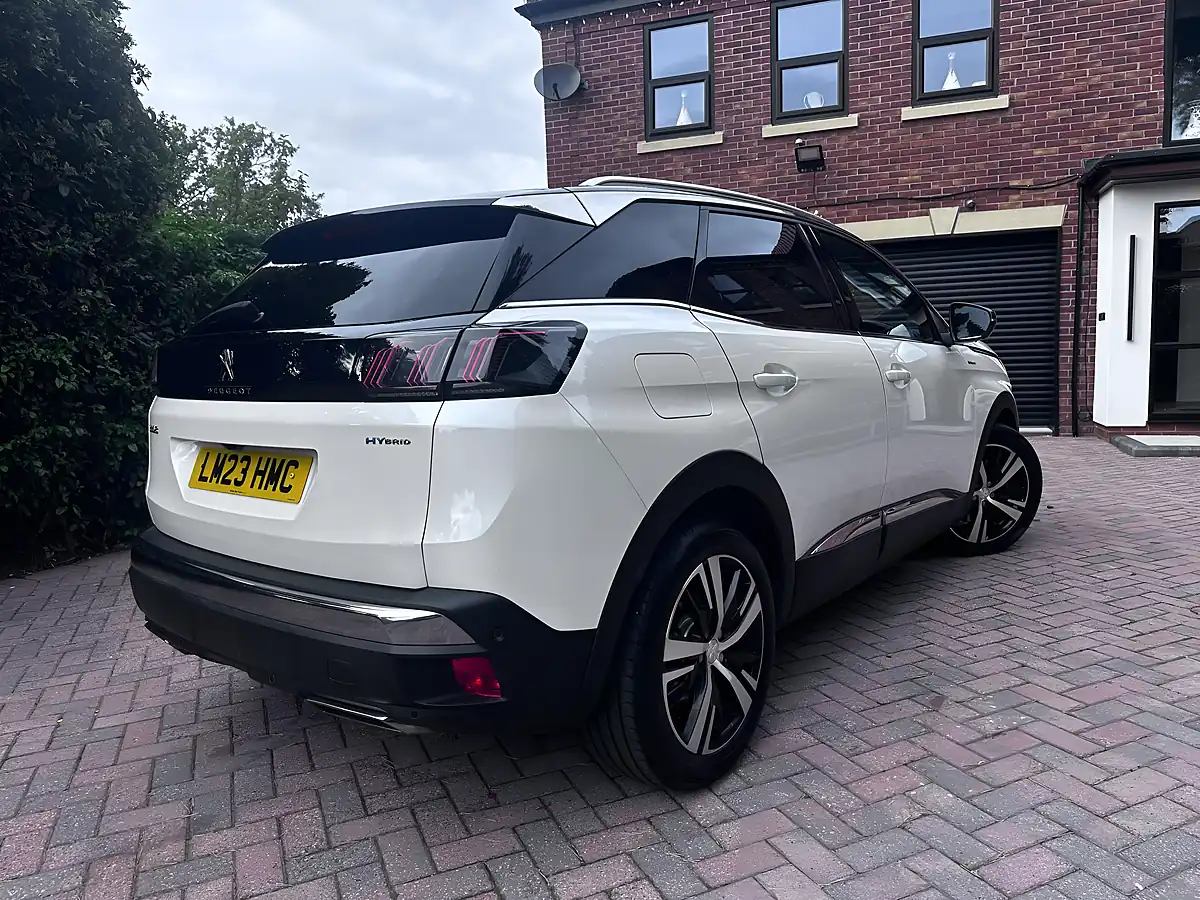 Used 2023 Peugeot 3008 GT Pearlescent White - Interior and Exterior details 7