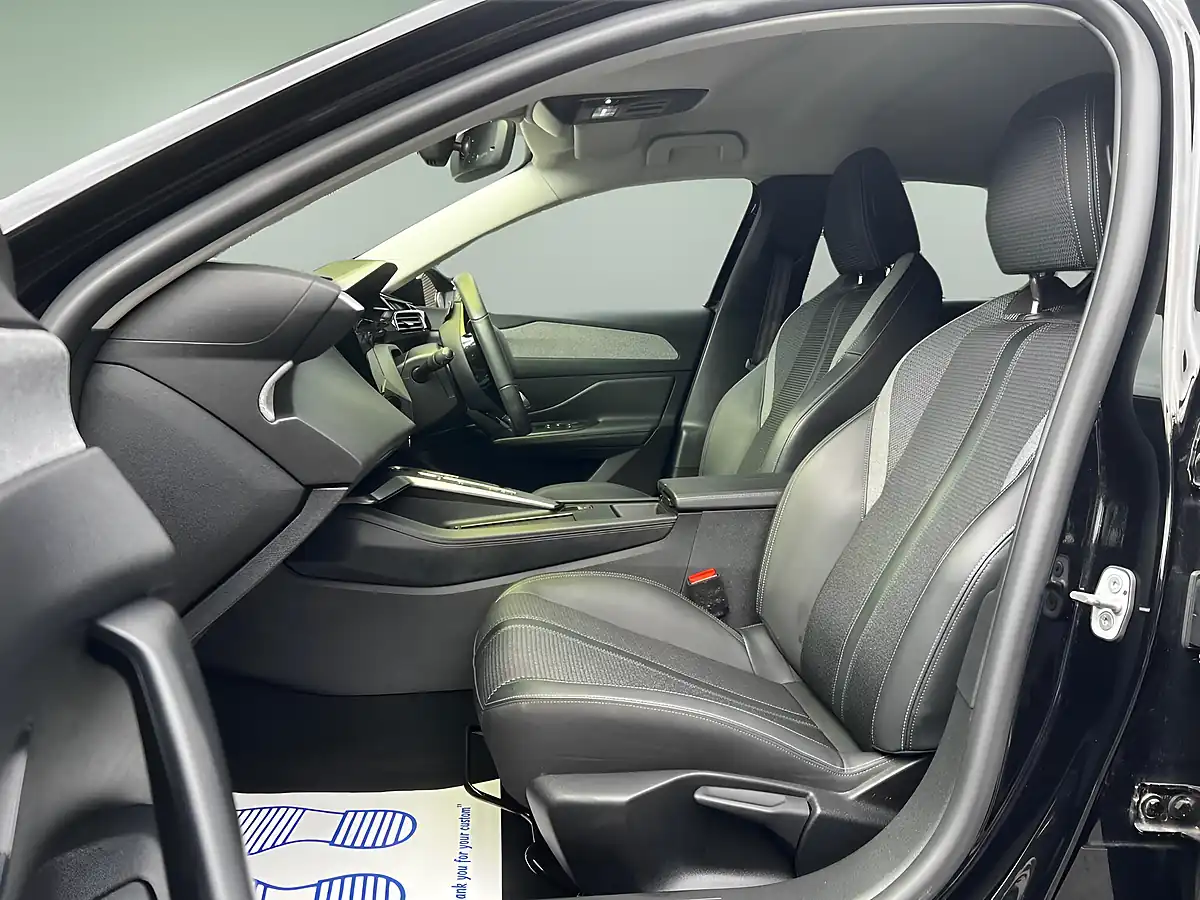 Used 2023 Peugeot 308 Allure Black - Interior and Exterior details 18