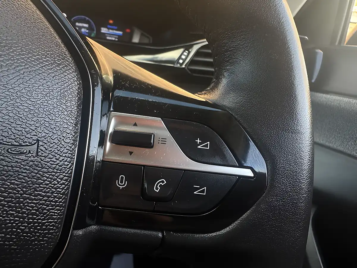 Used 2023 Peugeot 308 Sw Allure Blue - Interior and Exterior details 14