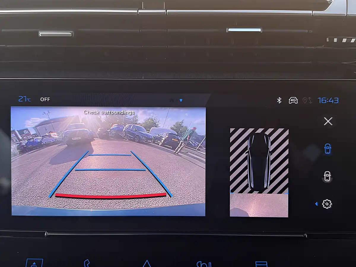 Used 2023 Peugeot 308 Sw Allure Blue - Interior and Exterior details 17