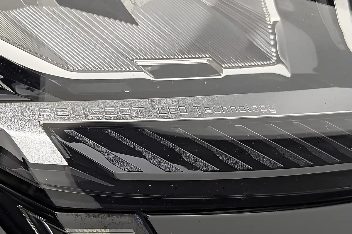 Used 2023 Peugeot 308 Sw Allure Premium Black - Interior and Exterior details 16