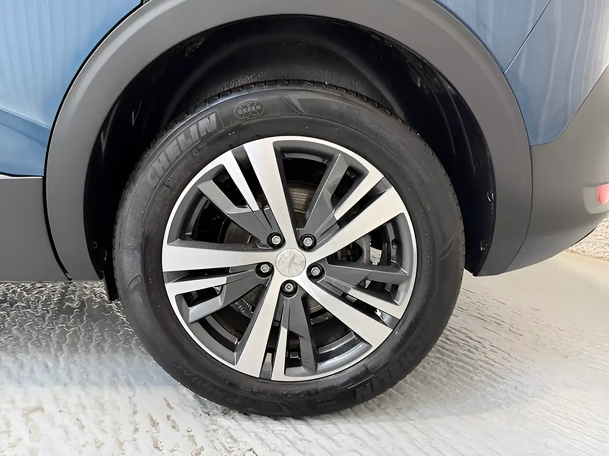 Used 2023 Peugeot 5008 Allure Premium Celebes Blue - Interior and Exterior details 4