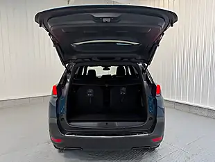 Used 2023 Peugeot 5008 Allure Premium Celebes Blue - Interior and Exterior details 8