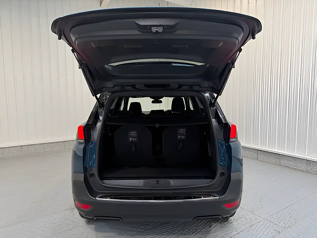 Used 2023 Peugeot 5008 Allure Premium Celebes Blue - Interior and Exterior details 8