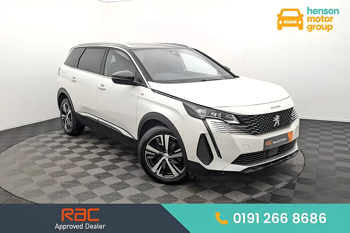 Used 2023 Peugeot 5008 GT Line White - Front View