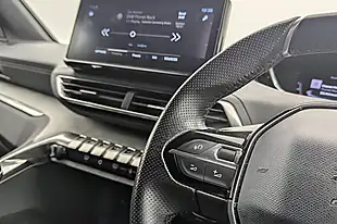 Used 2023 Peugeot 5008 GT Line White - Interior and Exterior details 12