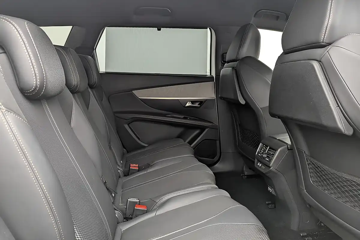 Used 2023 Peugeot 5008 GT Line White - Interior and Exterior details 14