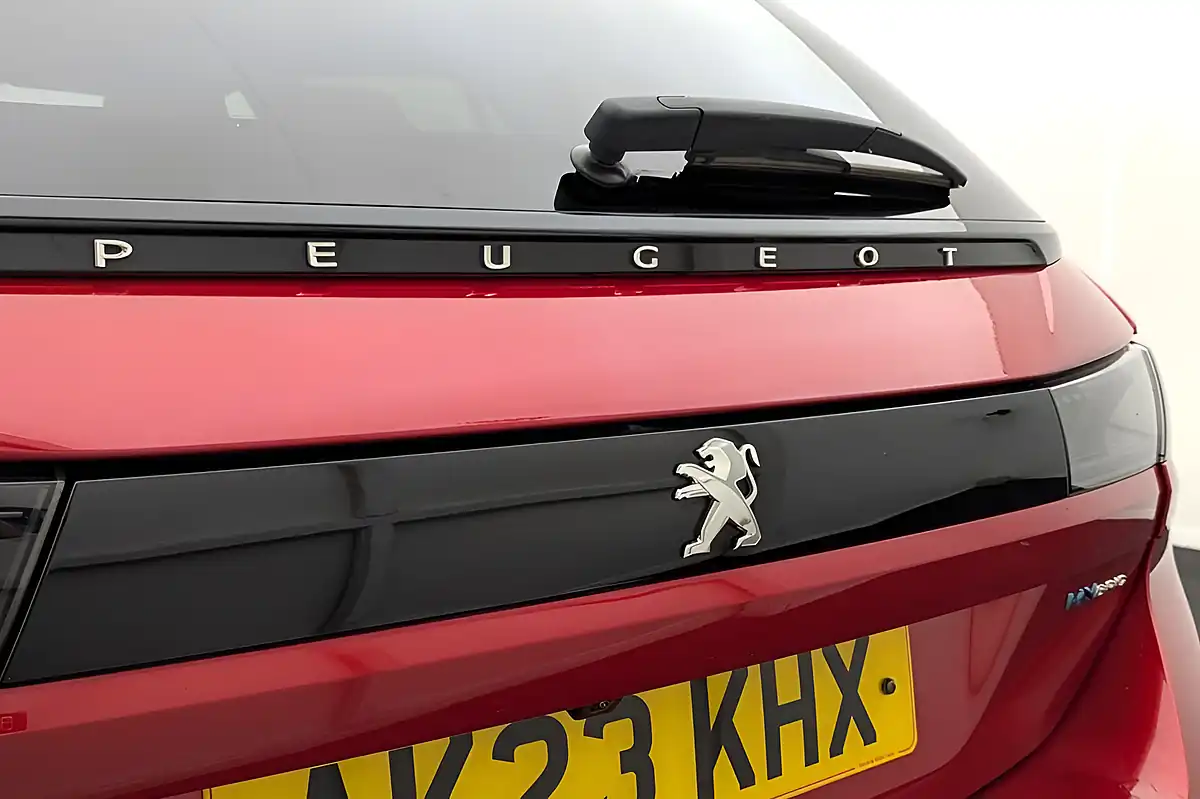 Used 2023 Peugeot 508 Sw GT Red - Interior and Exterior details 18