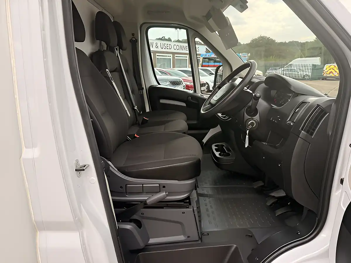 Used 2023 Peugeot Boxer 335 335 4.5 Meter Lwb Low Loader Luton White - Interior and Exterior details 14