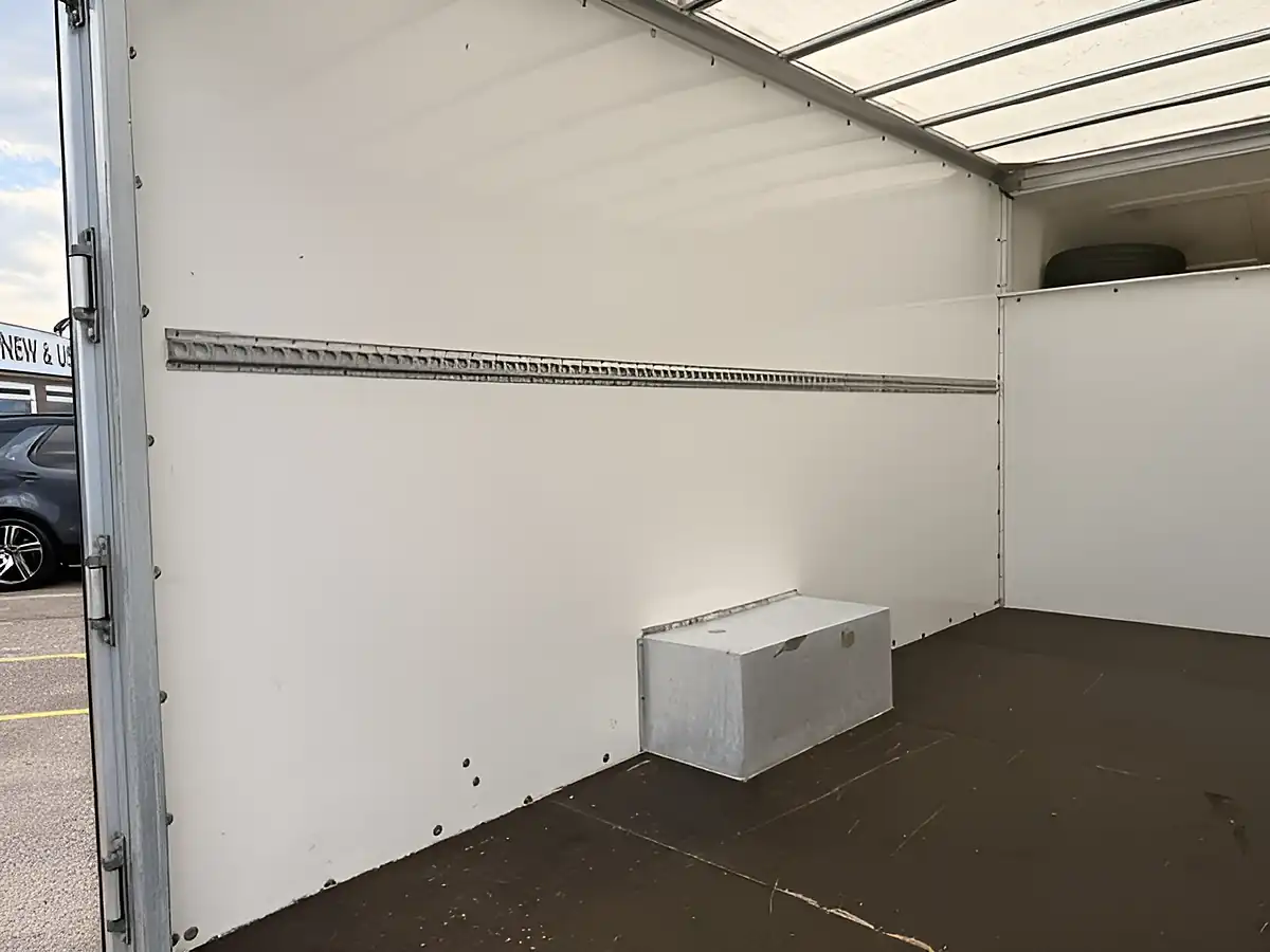 Used 2023 Peugeot Boxer 335 335 4.5 Meter Lwb Low Loader Luton White - Interior and Exterior details 7