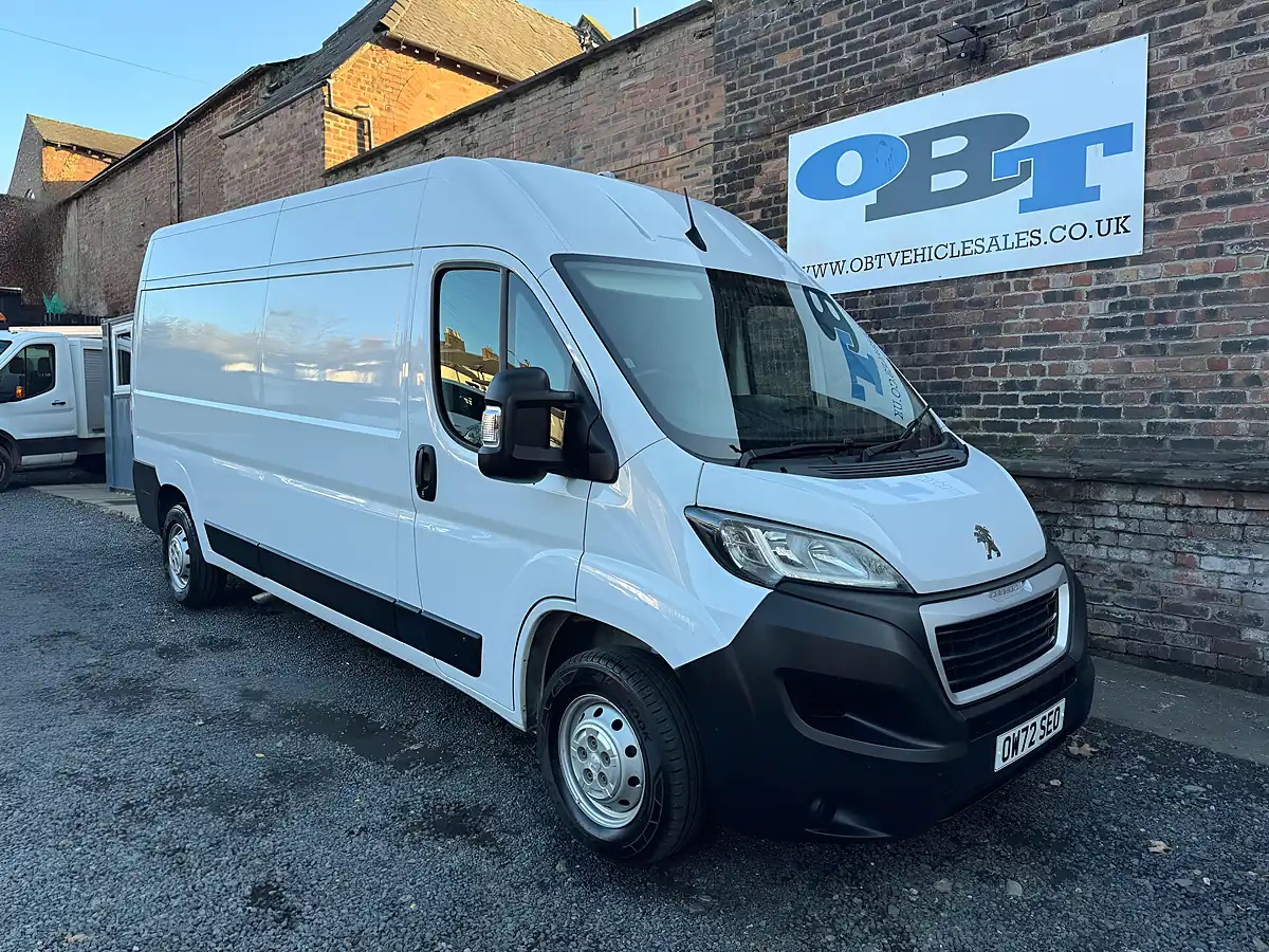 Used 2023 Peugeot Boxer 335 Professional Prem+ L3H2 White - Front View