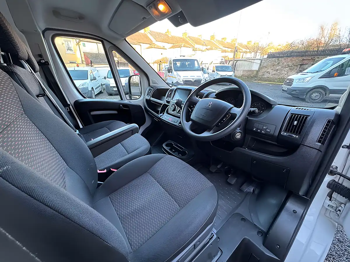 Used 2023 Peugeot Boxer 335 Professional Prem+ L3H2 White - Interior and Exterior details 10