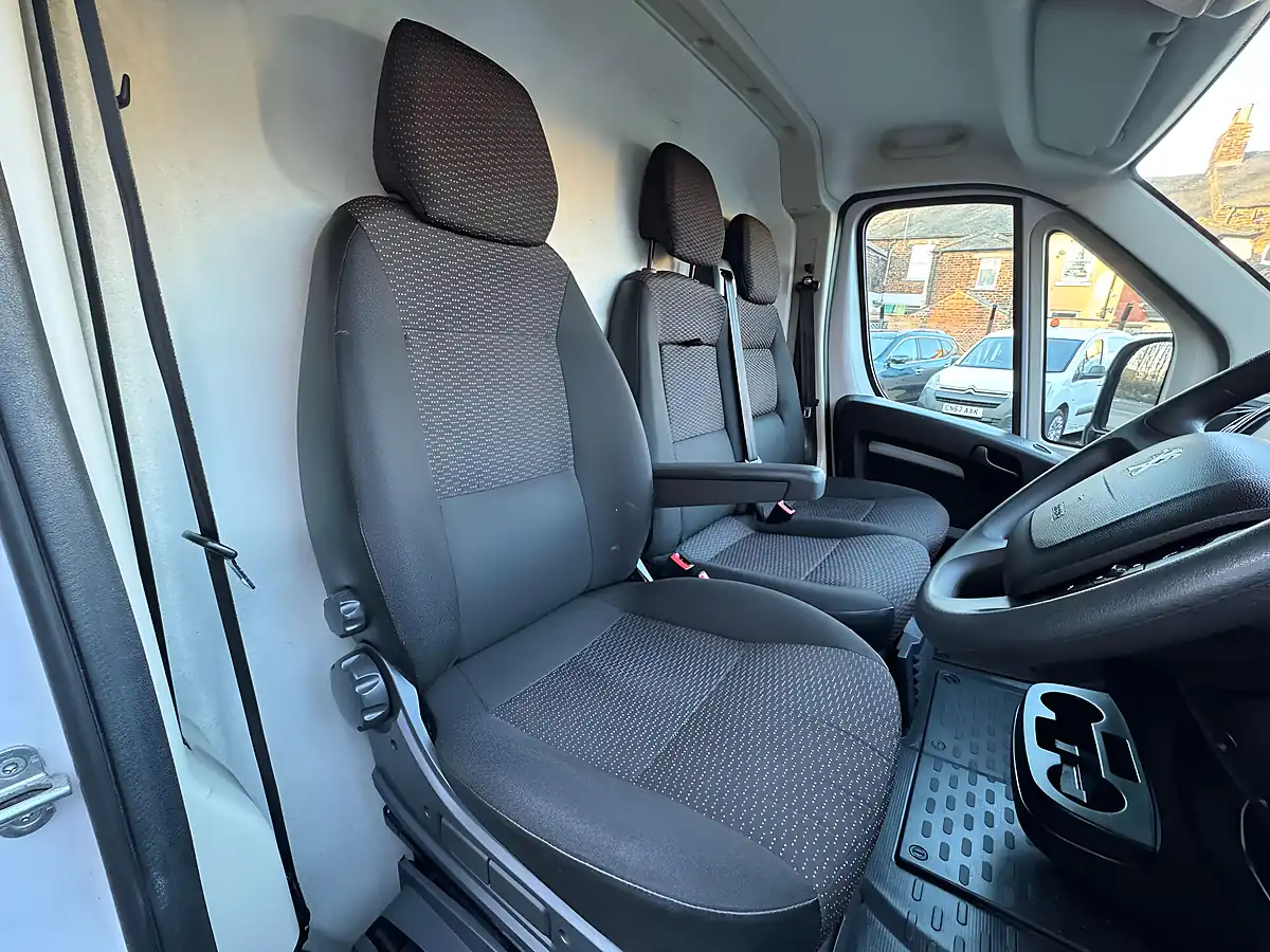 Used 2023 Peugeot Boxer 335 Professional Prem+ L3H2 White - Interior and Exterior details 11