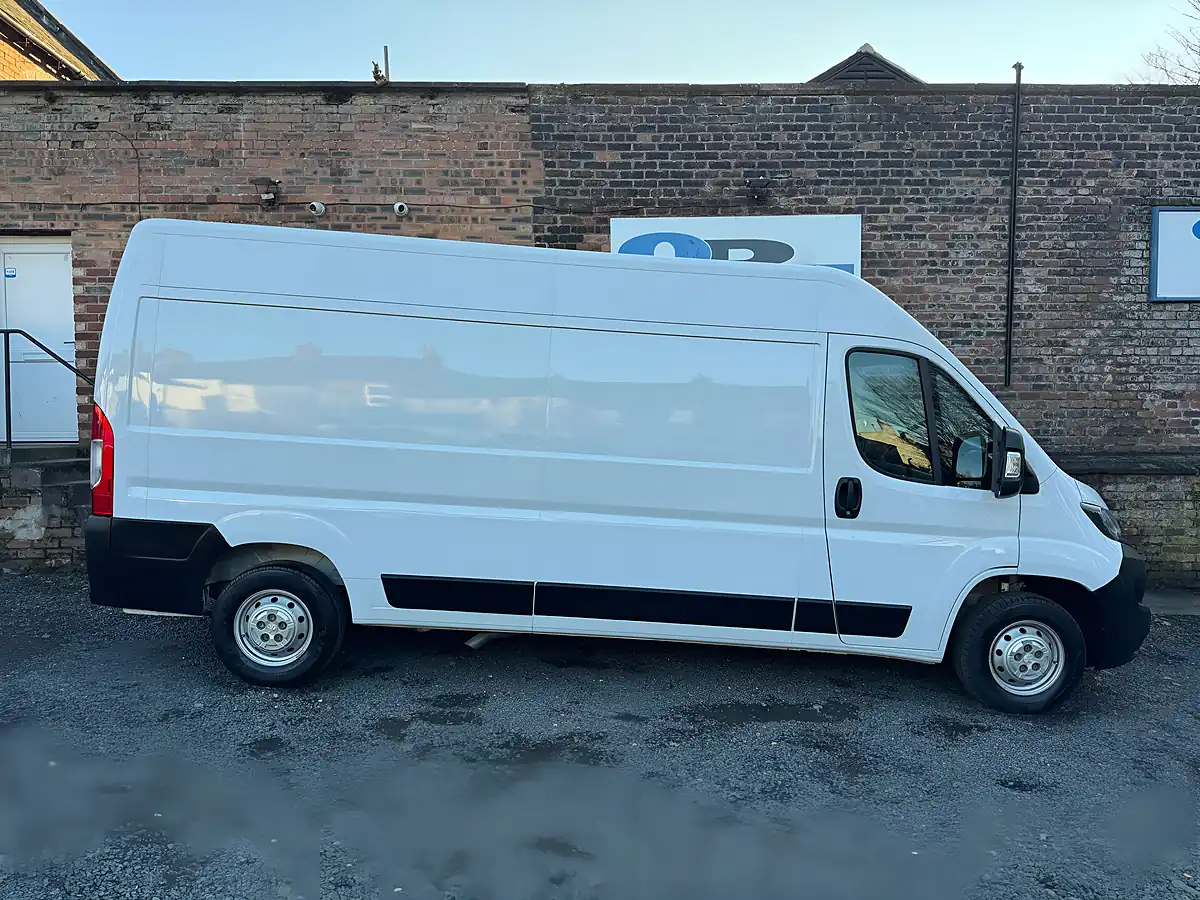 Used 2023 Peugeot Boxer 335 Professional Prem+ L3H2 White - Interior and Exterior details 2