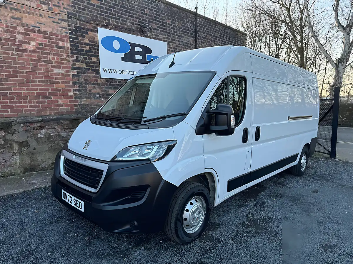 Used 2023 Peugeot Boxer 335 Professional Prem+ L3H2 White - Interior and Exterior details 7