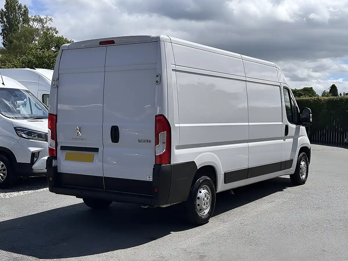 Used 2023 Peugeot Boxer 335 Professional Premium + L3H2 Ice White - Interior and Exterior details 11