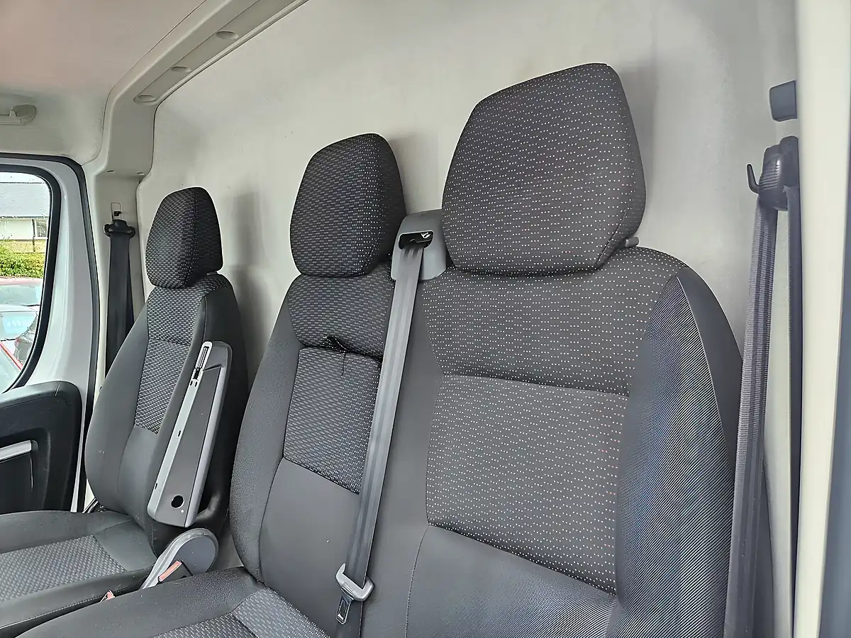Used 2023 Peugeot Boxer 335 Professional Premium + L3H2 Ice White - Interior and Exterior details 12