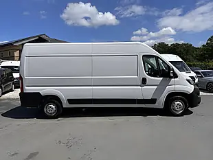 Used 2023 Peugeot Boxer 335 Professional Premium + L3H2 Ice White - Interior and Exterior details 8