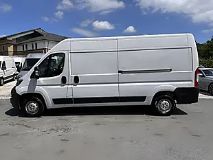 Used 2023 Peugeot Boxer 335 Professional Premium + L3H2 Ice White - Interior and Exterior details 9