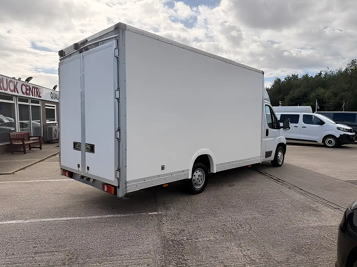 Used 2023 Peugeot Boxer 335 Professional Premium Plus White - Interior and Exterior details 4