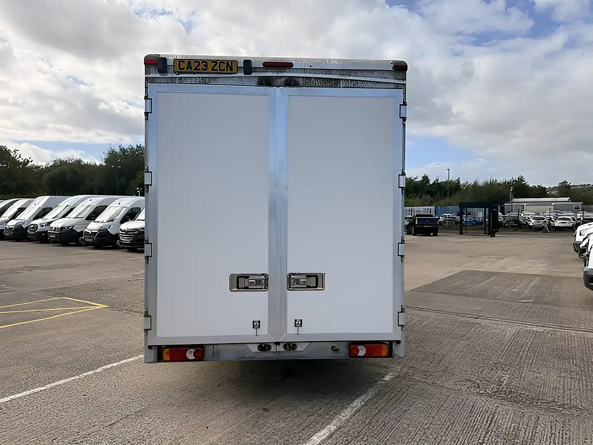 Used 2023 Peugeot Boxer 335 Professional Premium Plus White - Interior and Exterior details 5