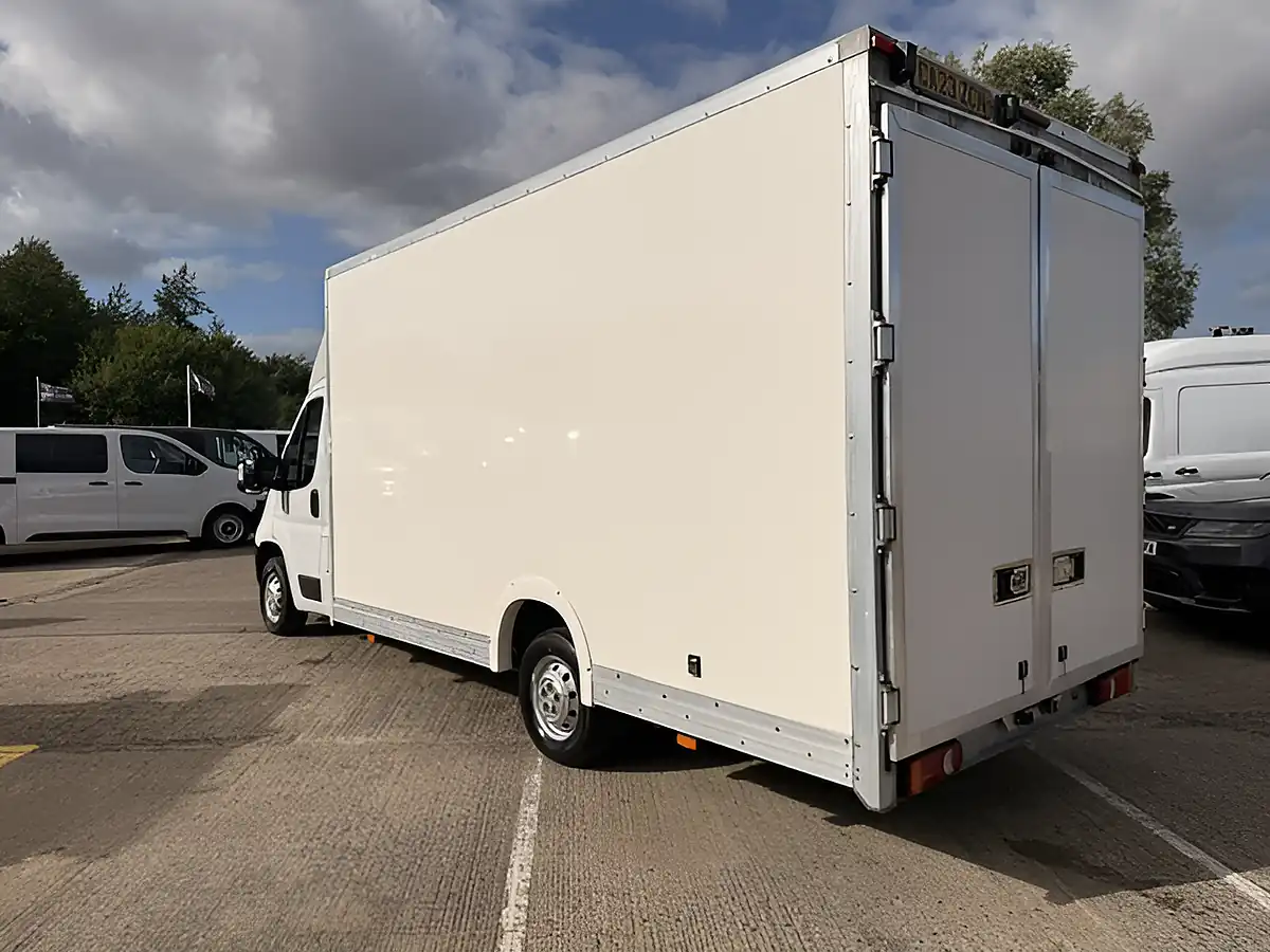 Used 2023 Peugeot Boxer 335 Professional Premium Plus White - Interior and Exterior details 9