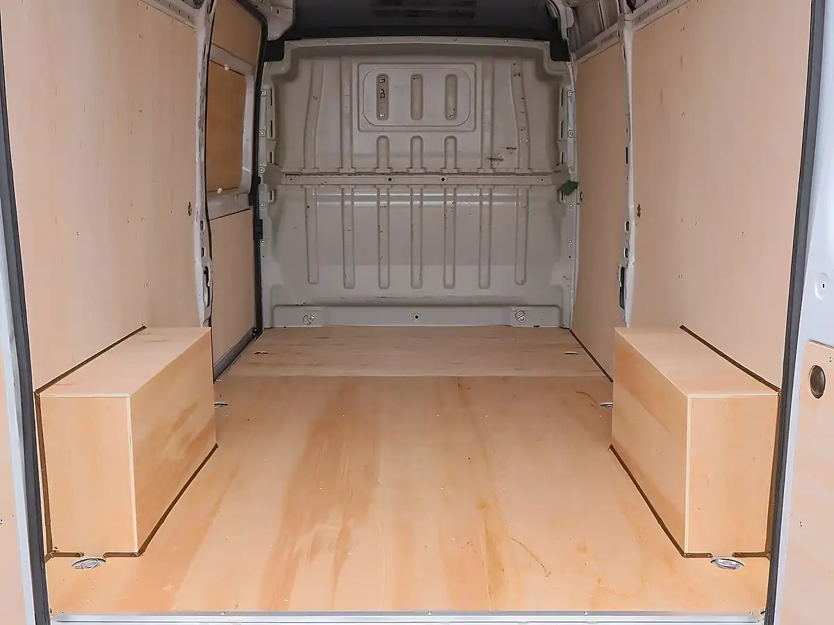 Used 2023 Peugeot Boxer 335 Professional Premium White - Interior and Exterior details 11