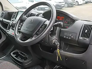 Used 2023 Peugeot Boxer 335 Professional Premium White - Interior and Exterior details 18