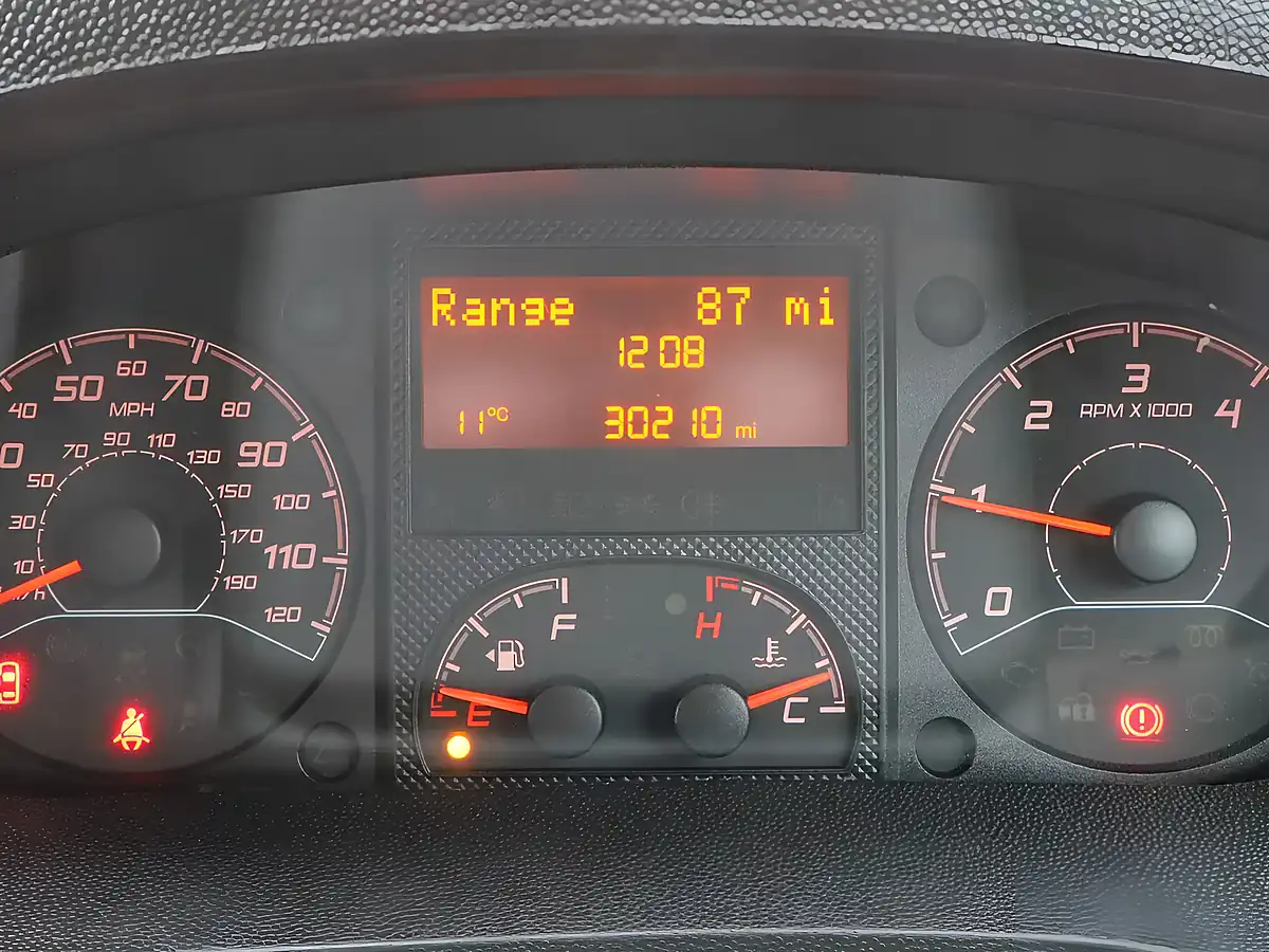 Used 2023 Peugeot Boxer 335 Professional Premium White - Interior and Exterior details 20