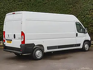 Used 2023 Peugeot Boxer 335 Professional Premium White - Interior and Exterior details 6