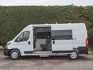 Used 2023 Peugeot Boxer 335 Professional White - Interior and Exterior details 16