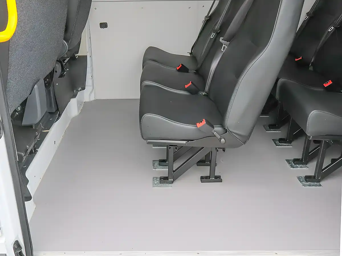 Used 2023 Peugeot Boxer 335 Professional White - Interior and Exterior details 17