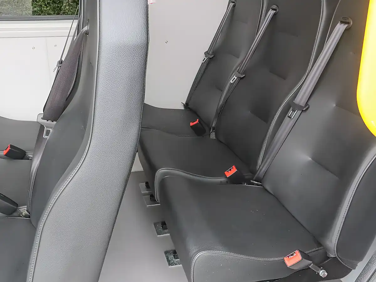Used 2023 Peugeot Boxer 335 Professional White - Interior and Exterior details 19