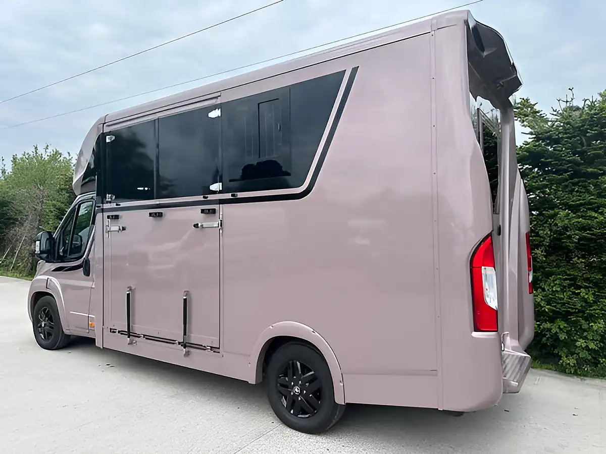 Used 2023 Peugeot Boxer 435 Pro Stallion Partition Horsebox White - Interior and Exterior details 17
