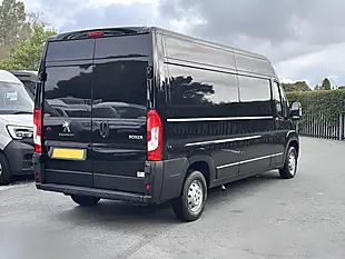 Used 2023 Peugeot Boxer Professional Premium Graphite Grey - Interior and Exterior details 11