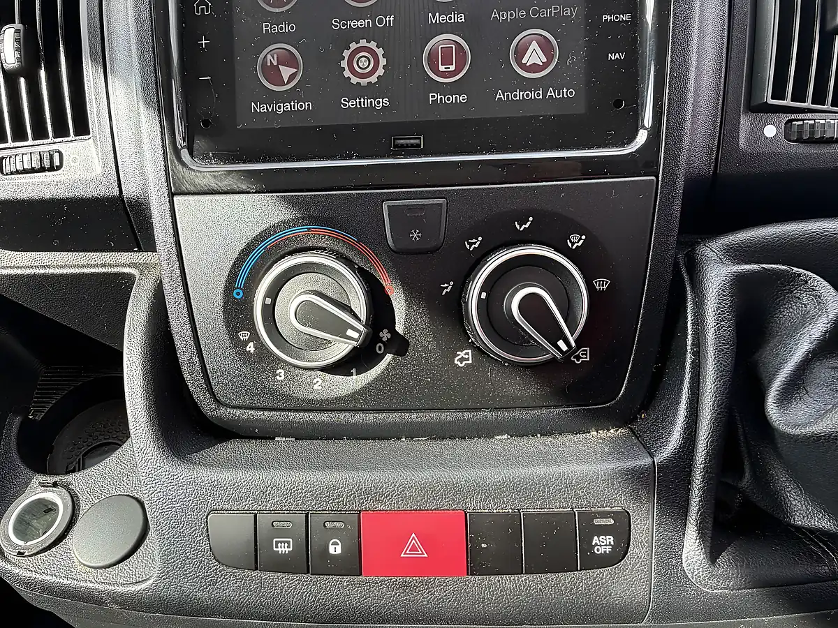 Used 2023 Peugeot Boxer Professional Premium + Ice White - Interior and Exterior details 11