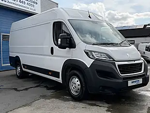 Used 2023 Peugeot Boxer Professional Premium + Ice White - Interior and Exterior details 2