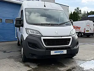 Used 2023 Peugeot Boxer Professional Premium + Ice White - Interior and Exterior details 3