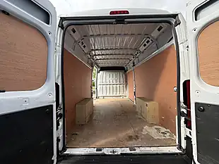 Used 2023 Peugeot Boxer Professional Premium + Ice White - Interior and Exterior details 8