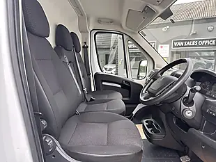 Used 2023 Peugeot Boxer Professional Premium Ice White - Interior and Exterior details 5