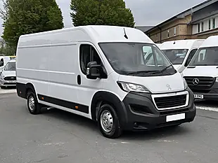Used 2023 Peugeot Boxer Professional Premium Ice White - Interior and Exterior details 6