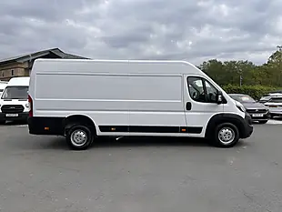 Used 2023 Peugeot Boxer Professional Premium Ice White - Interior and Exterior details 8