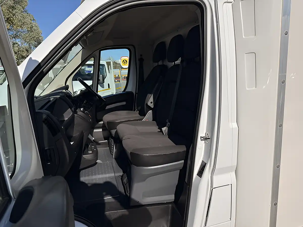 Used 2023 Peugeot Boxer Professional Premium Plus White - Interior and Exterior details 11