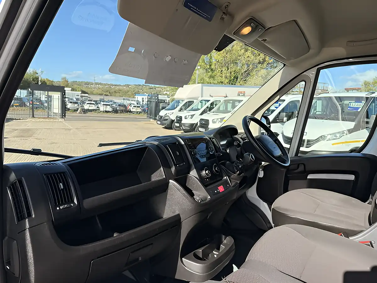 Used 2023 Peugeot Boxer Professional Premium Plus White - Interior and Exterior details 13