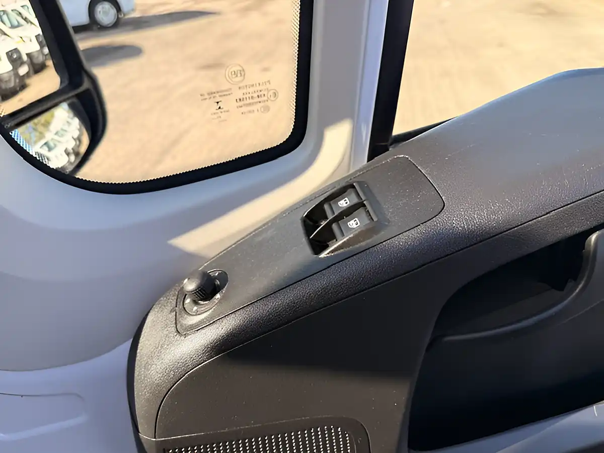 Used 2023 Peugeot Boxer Professional Premium Plus White - Interior and Exterior details 16