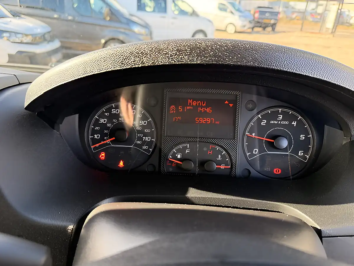 Used 2023 Peugeot Boxer Professional Premium Plus White - Interior and Exterior details 20