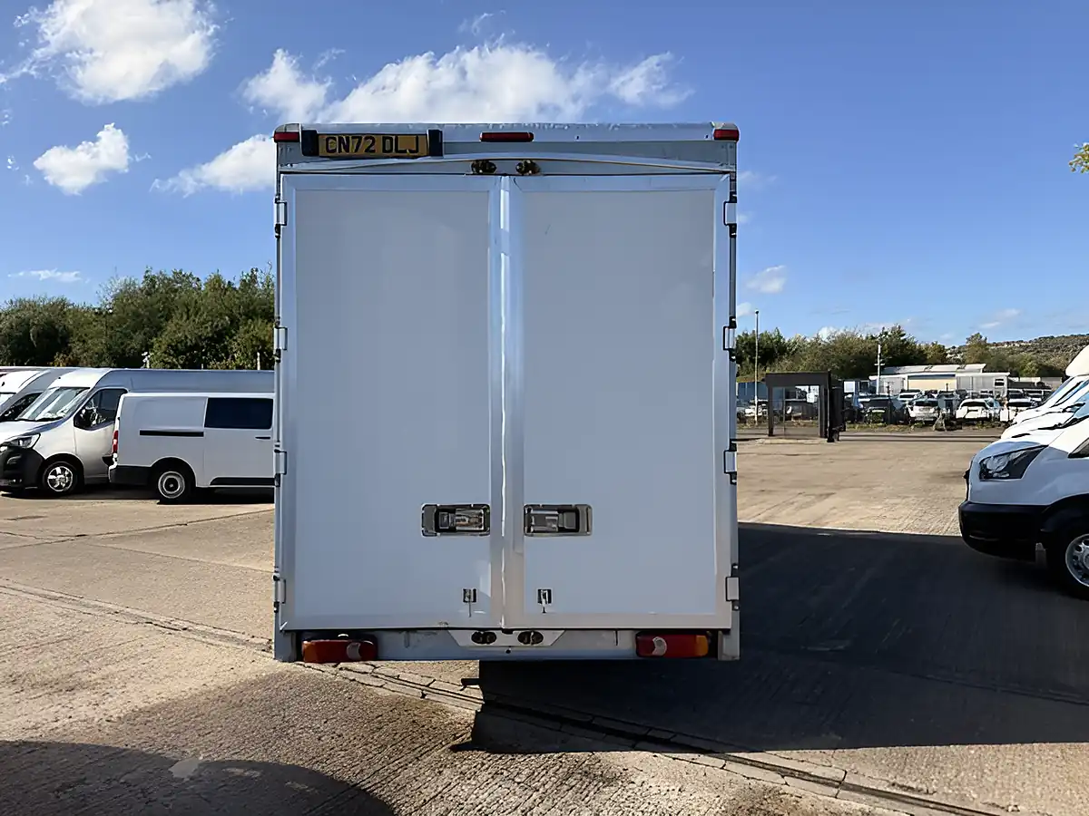 Used 2023 Peugeot Boxer Professional Premium Plus White - Interior and Exterior details 4