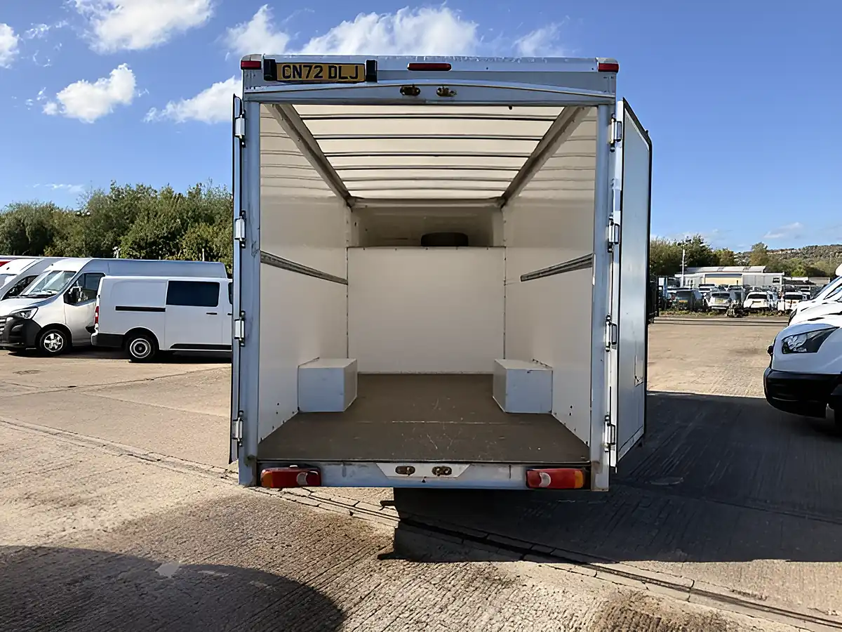 Used 2023 Peugeot Boxer Professional Premium Plus White - Interior and Exterior details 5