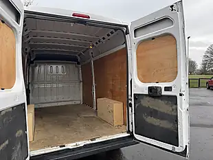 Used 2023 Peugeot Boxer Professional Premium + White - Interior and Exterior details 12
